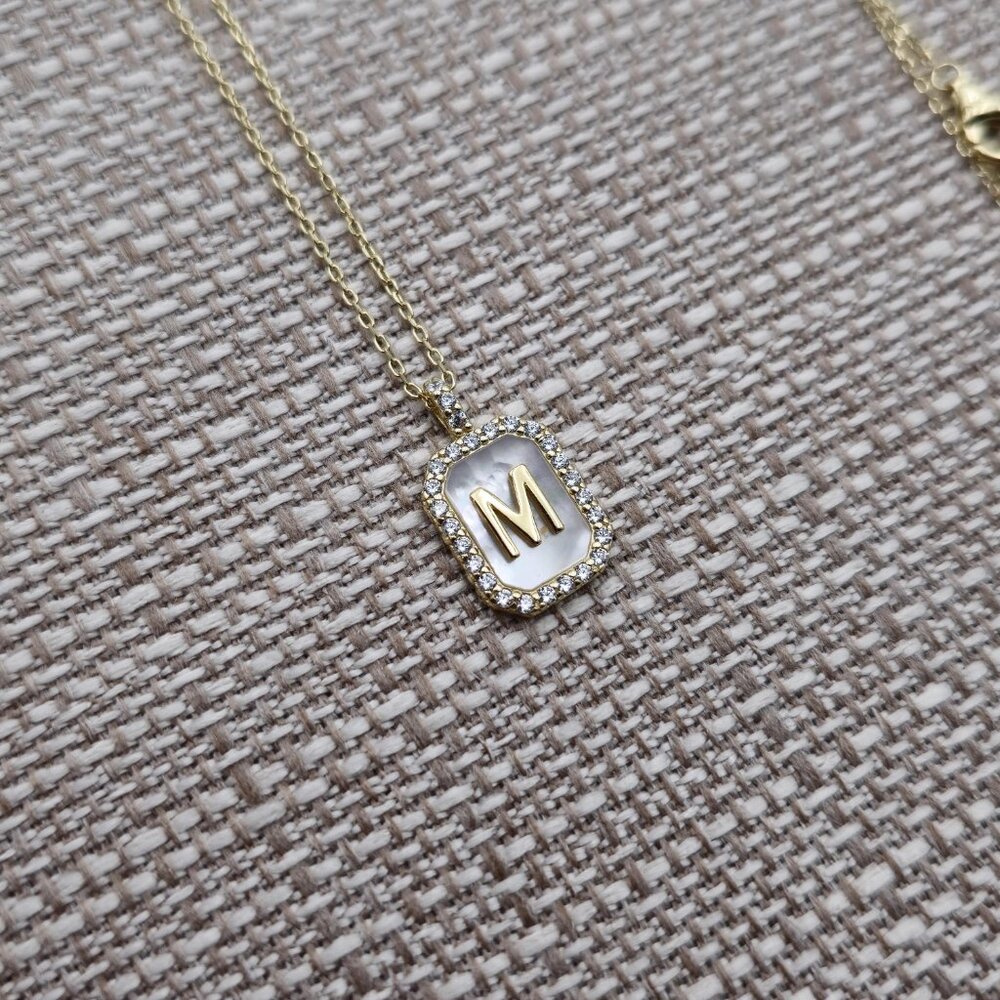 18 Inch Gold Over Sterling Silver Letter M Shell And CZ Necklace A2992 - Picture 3 of 7